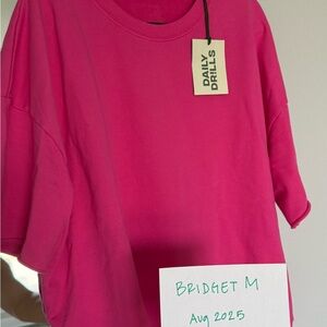 Daily Drills Cropped Sleeve Crew in Hotshot M/L